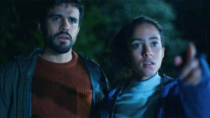 Passenger Movie Review in Hindi